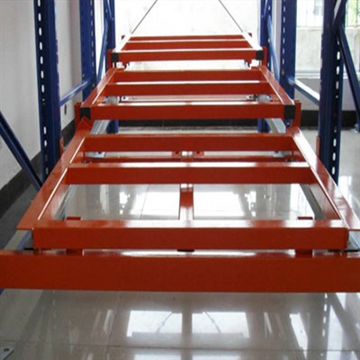 Bastidors d'emmagatzematge enrere